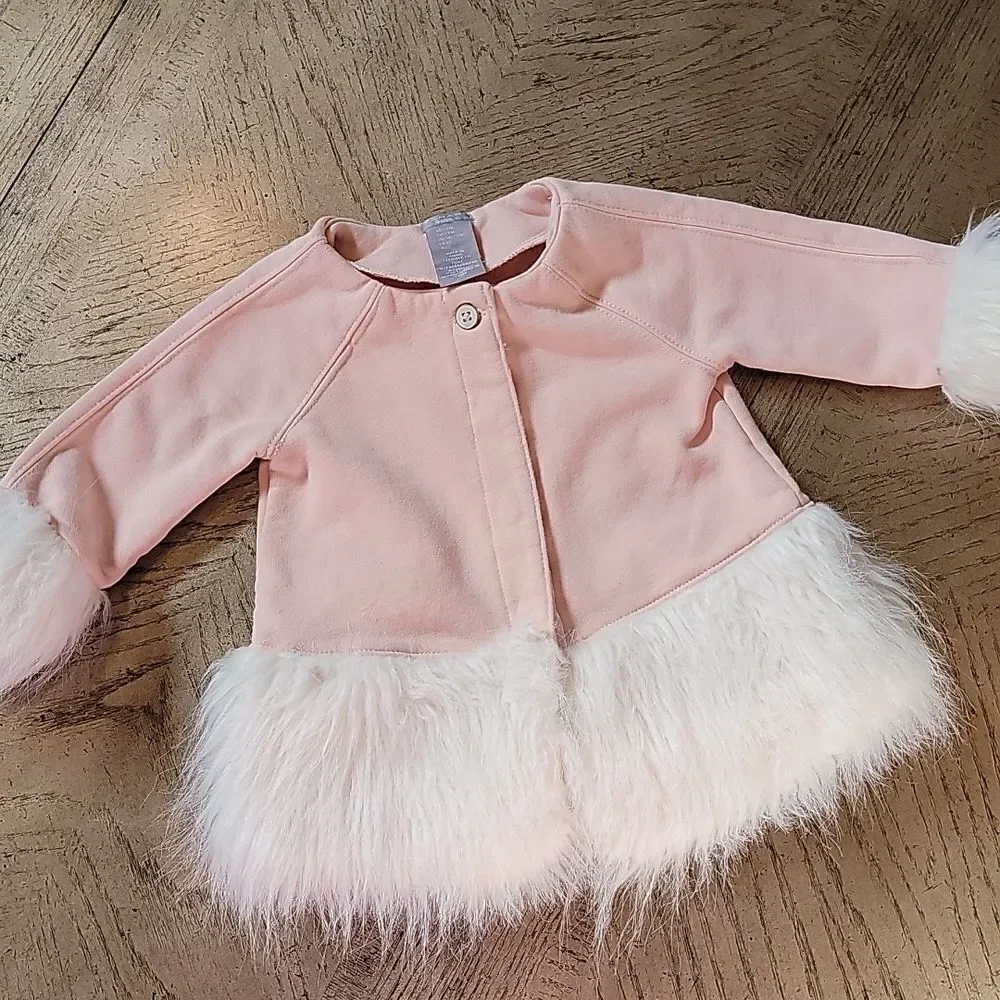 24 month blush pink with white fur jacket💞🤍